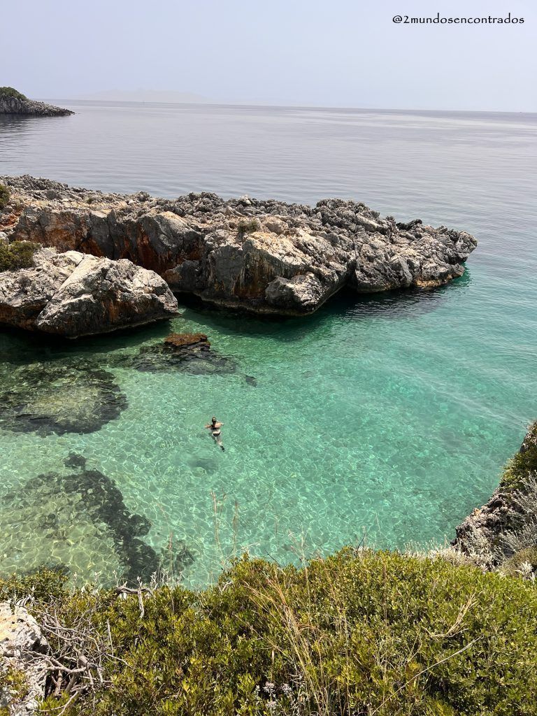 Aquarium Beach, Ruta por Albania
