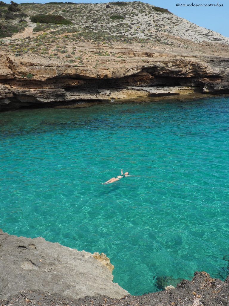 Cala Estreta, Itinerario por Mallorca