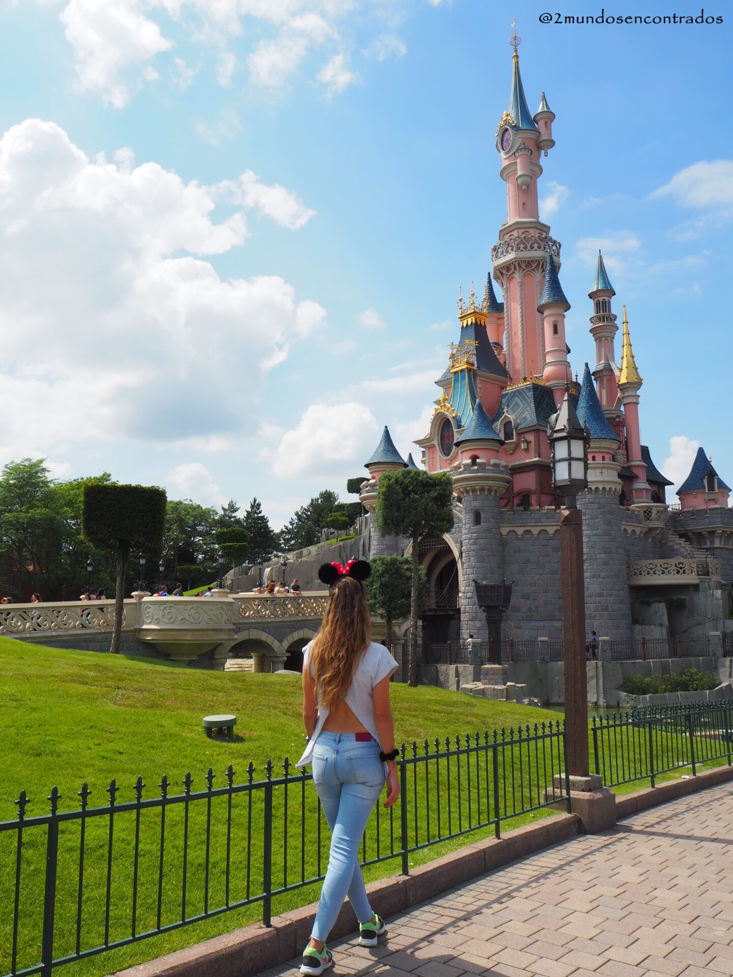 Disfrutando en Disney, recorriendo el parque