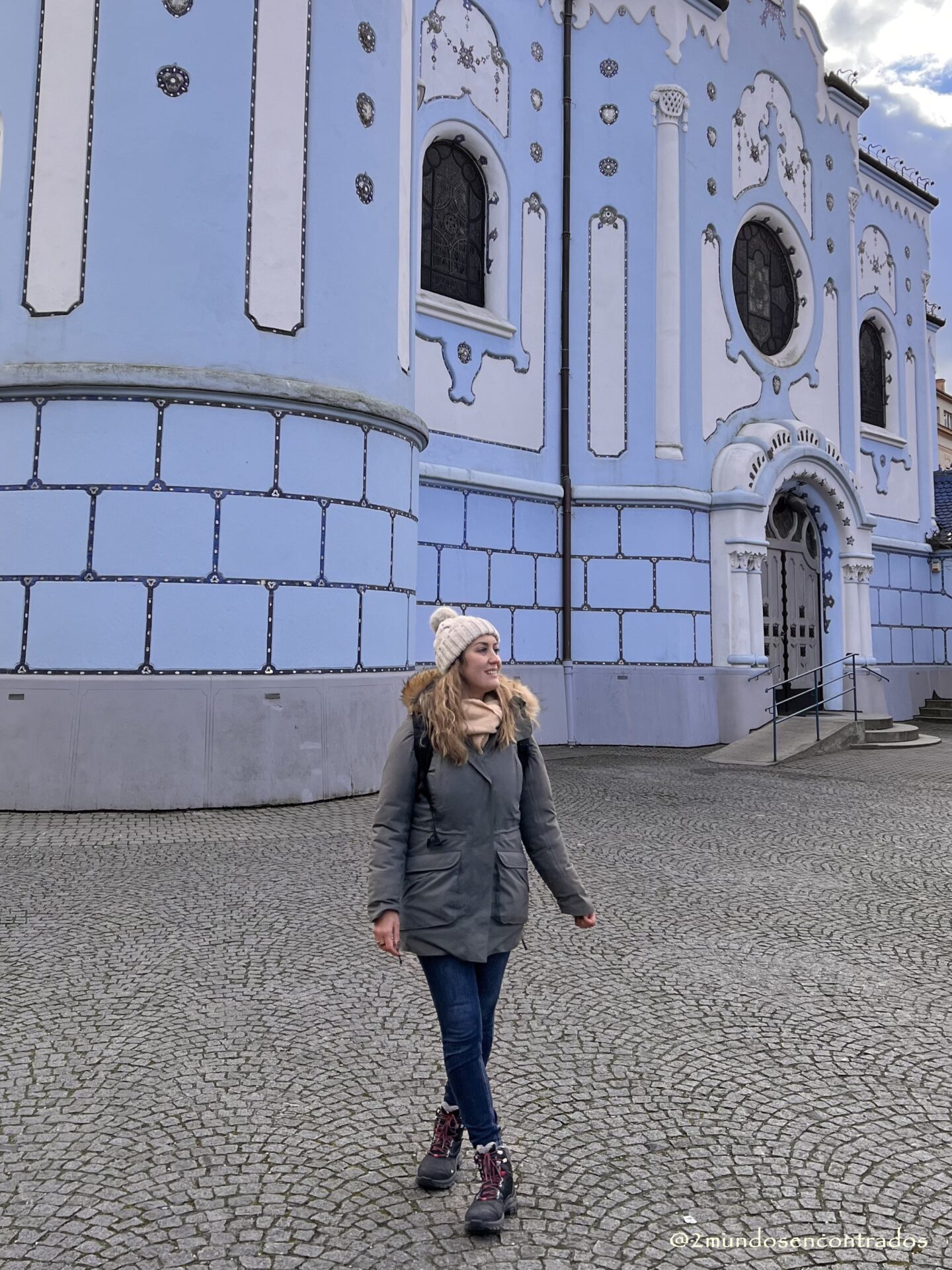 Iglesia de Santa Isabel o también conocida como la Iglesia Azul