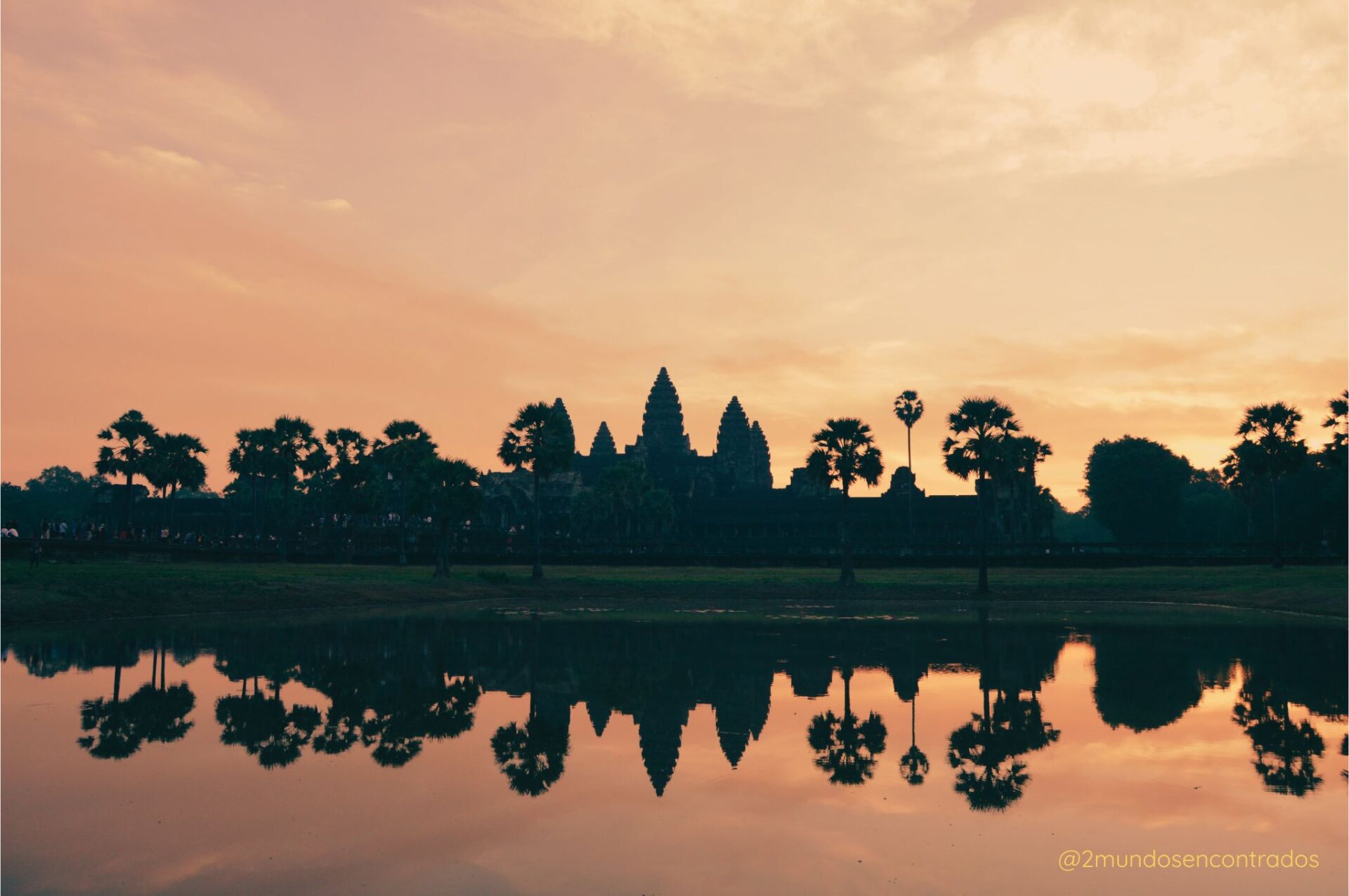 Amanecer en Angkor Wat, Camboya