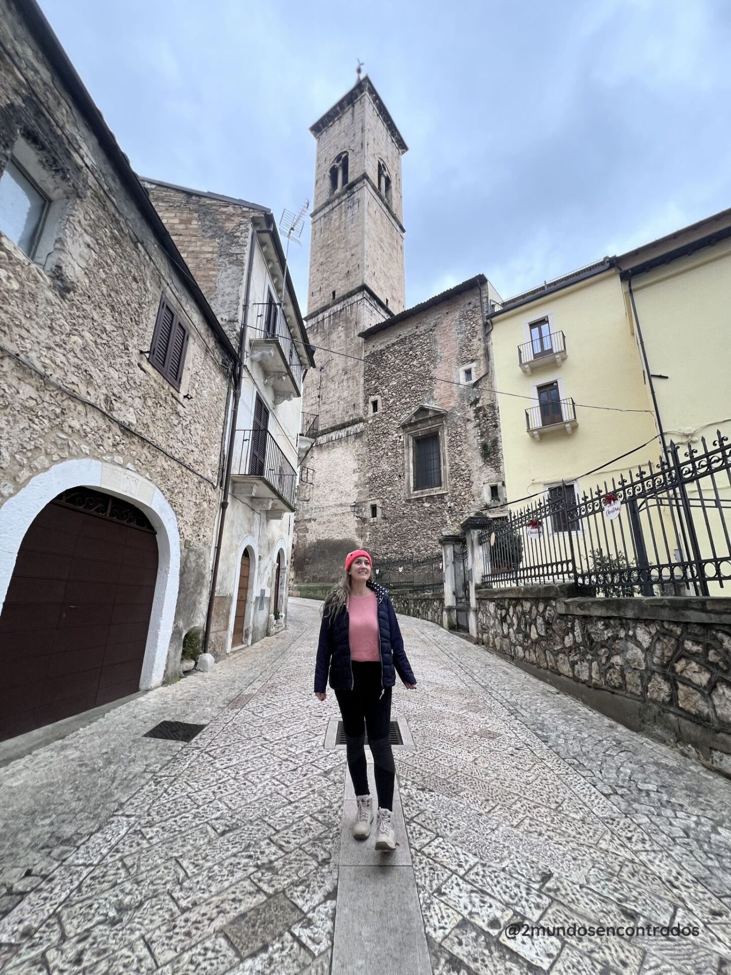 Paisaje de montaña en Abruzzo, ideal para descubrir su naturaleza en un viaje de Abruzzo en 5 días