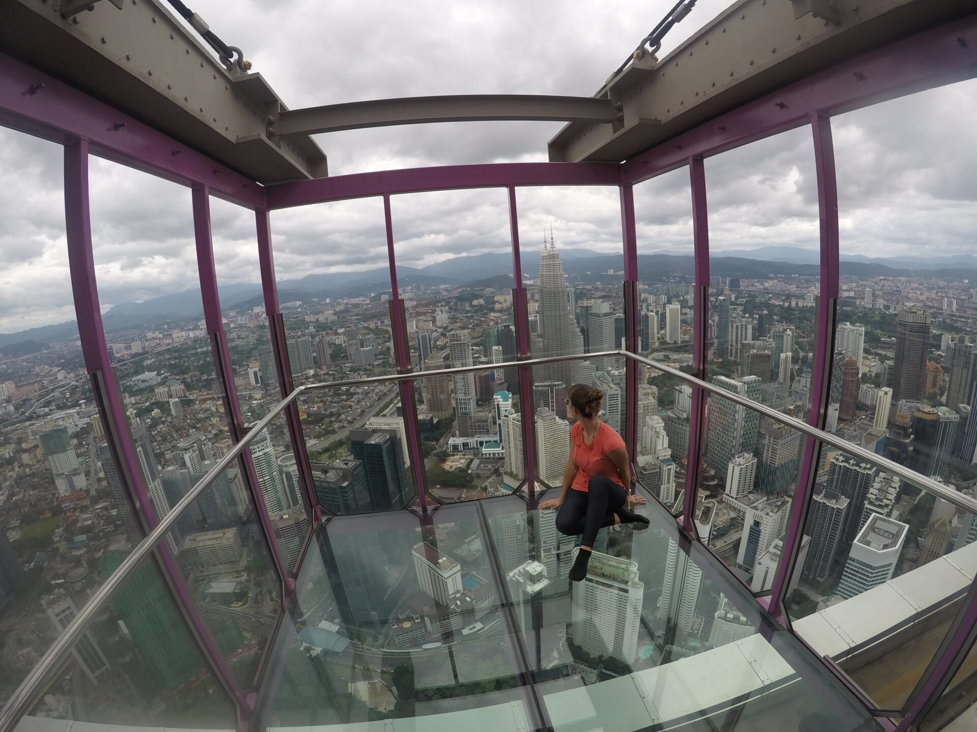 Torre KL en Kuala Lumpur con vistas de la ciudad