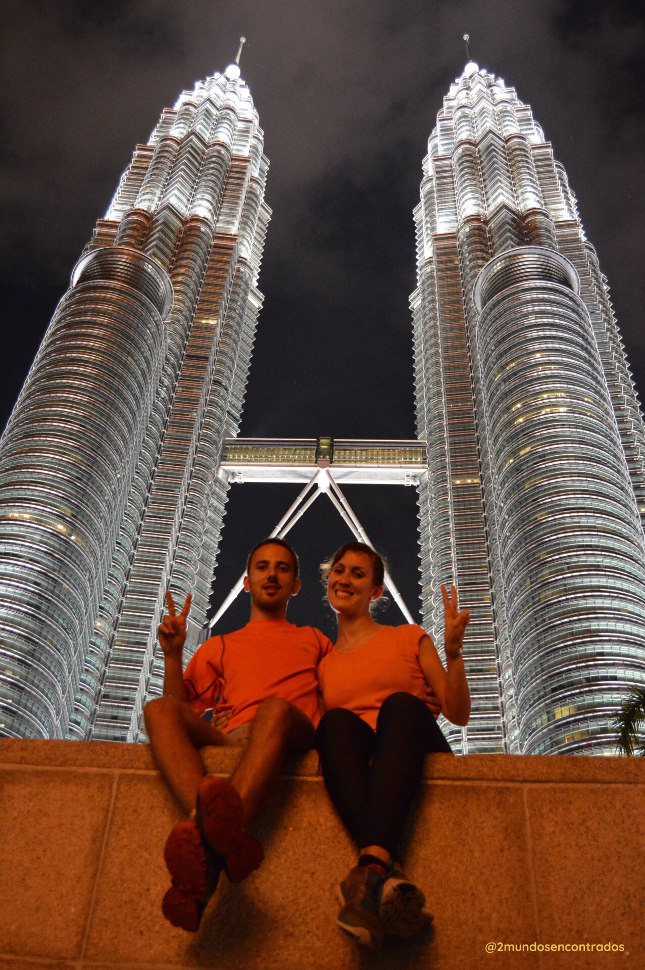 Torres Petronas iluminadas por la noche