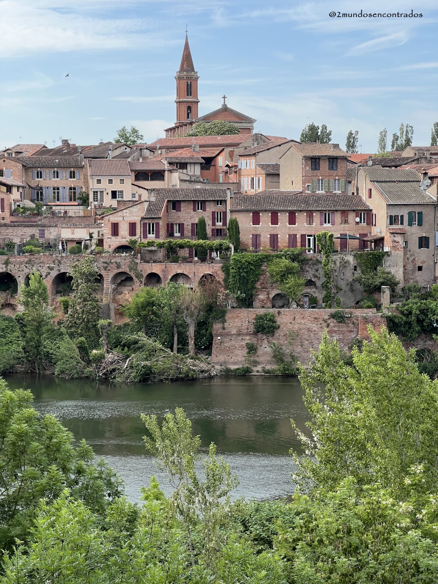 Panorámica de Albi junto al río Tarn.