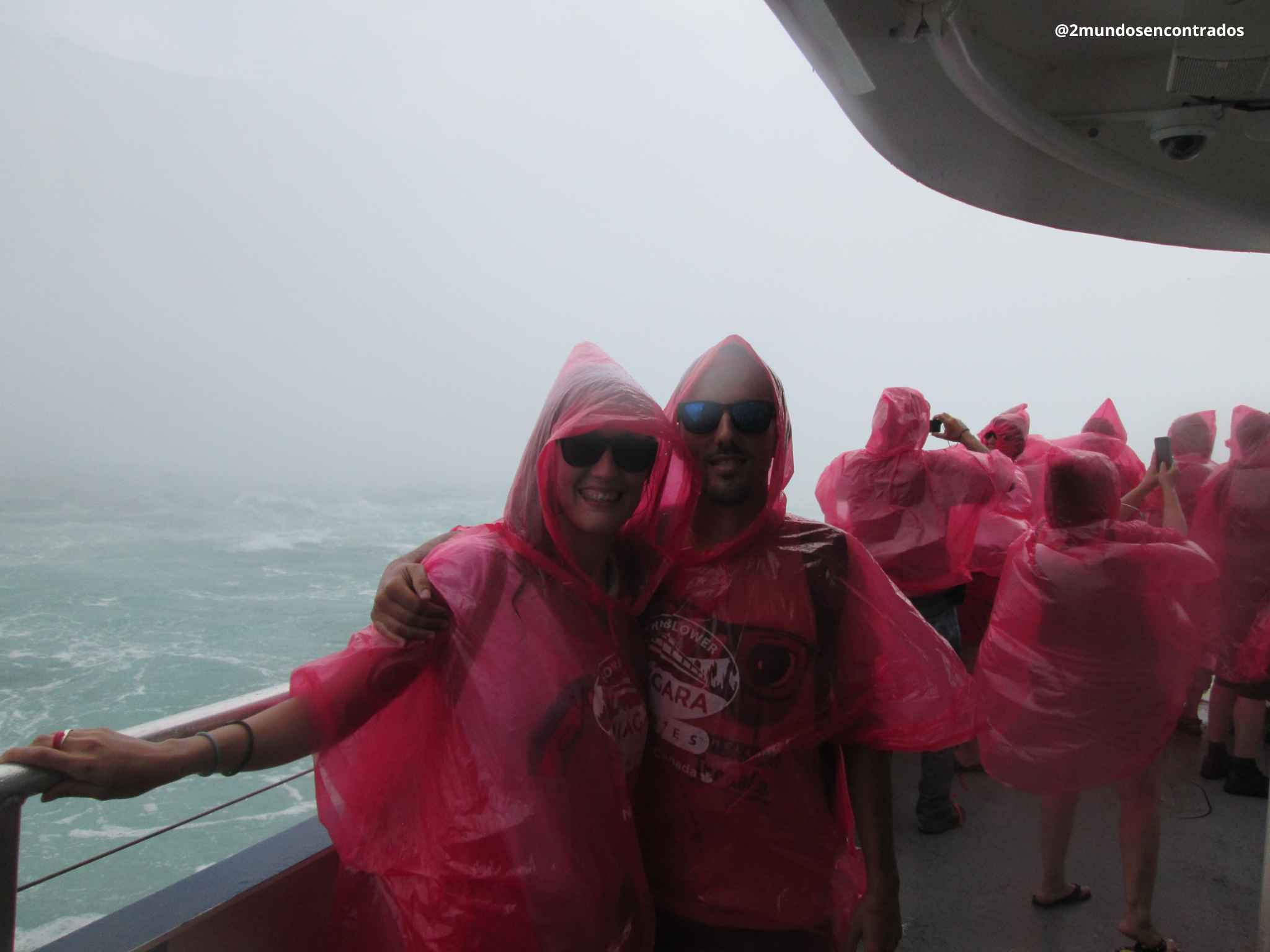 Navegando en el Niagara City Cruises junto a las Cataratas del Niágara. Qué ver en Toronto y las Cataratas del Niágara en 4 días