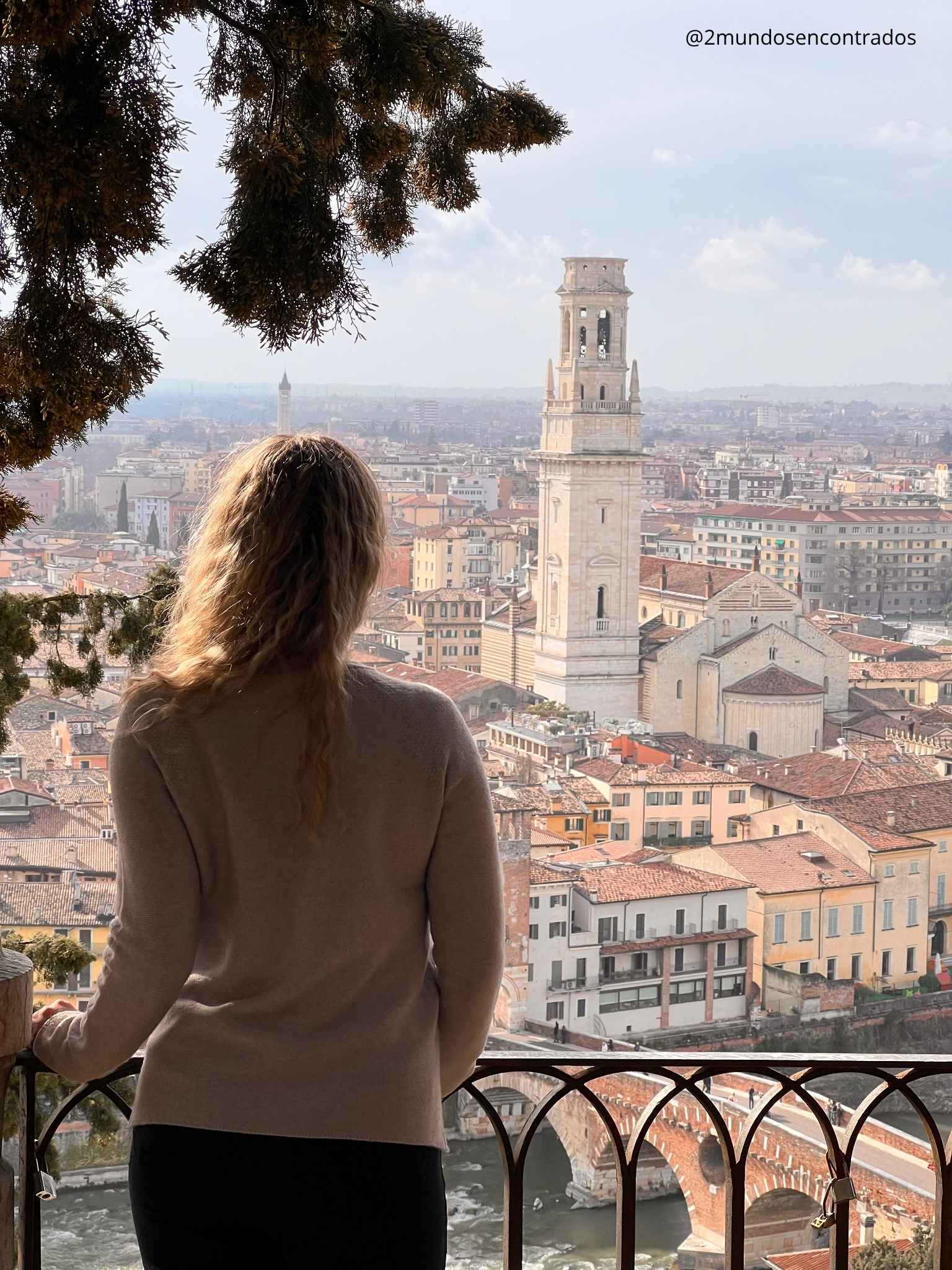 Vistas del centro histórico de Verona y el Puente Pietra desde Castel San Pietro. Qué ver en Verona en 2 días