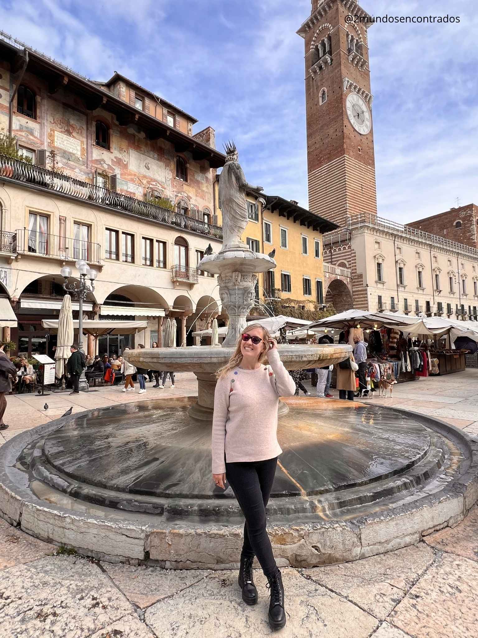 Fuente Madonna Verona y Torre dei Lamberti en Piazza delle Erbe.