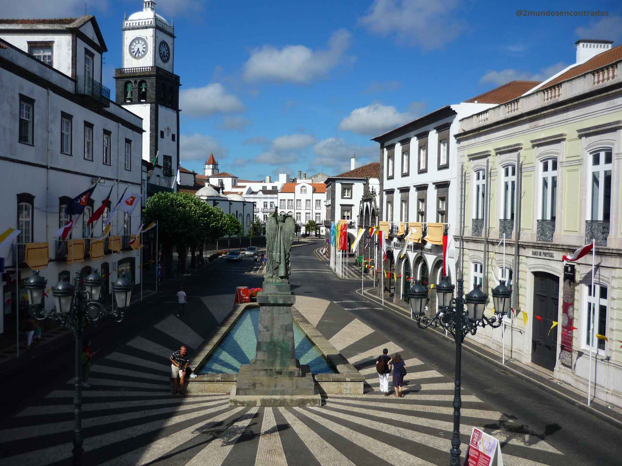 Praça Gonçalo Velho Cabral y Portas da Cidade en Ponta Delgada